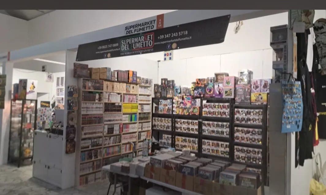 Lo stand del Supermarket del Fumetto a una fiera del settore